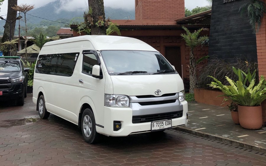 Hiace Commuter Dwi Agung Trans
